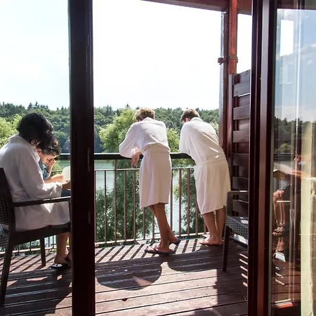 Tó Wellness Szálloda 3*