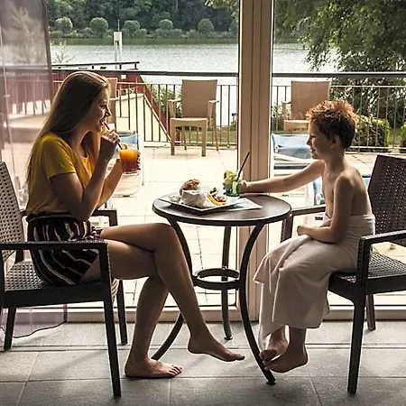Tó Wellness Szálloda 3*