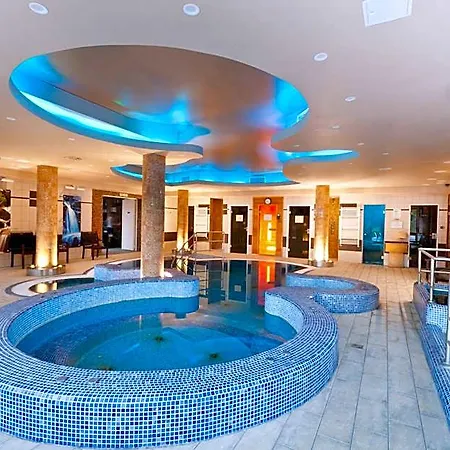 Tó Wellness Szálloda 3*