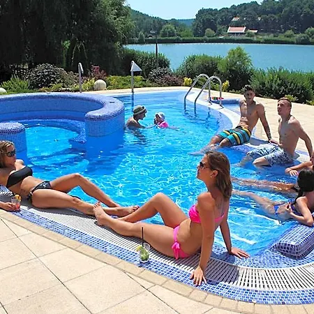 Tó Wellness Szálloda 3*